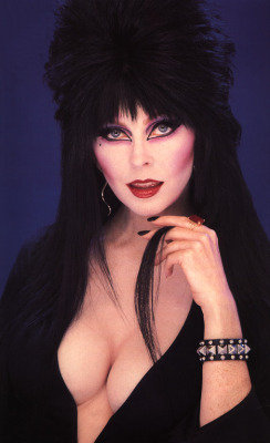pathfinder02:  celebrityskin:  Happy Birthday to Cassandra Peterson AKA Elvira  I loved her from the moment I laid eyes on this gorgeous lady