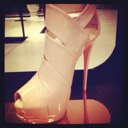 Flava! #myfetish #heels #shoes #dope  (Taken with Instagram)