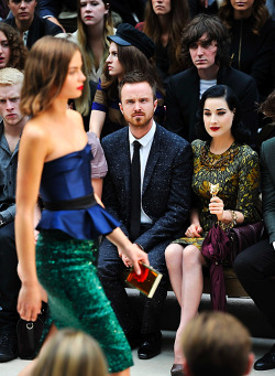  Aaron Paul: confused by fashion 