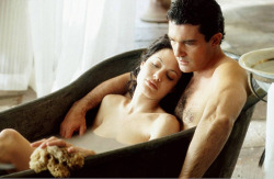Angelina &amp; Antonio bath time