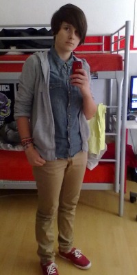 argh-ugh:  I kind of/sort of/really/TOTALLY like my outfit today.  definitely