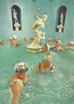 barbaraeatworld:  (via mathildeannabel)  Women enjoy the benefits of a heated whirlpool in Saint Petersburg, Florida, 1973.PHOTOGRAPH BY JONATHAN BLAIR, NATIONAL GEOGRAPHIC