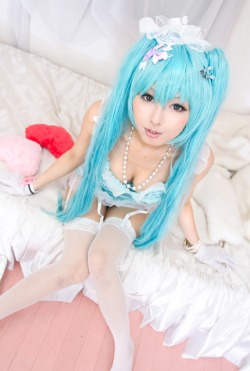 cosplaygirl:  [亜羽音] VOCALOID: 初音ミク