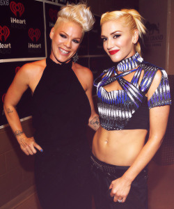 stateofcandid:  Pink and Gwen Stefani at the 2012 iHeartRadio Music Festival (21/09/12) 