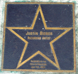 thabiebsswag:  Justin’s star in front of