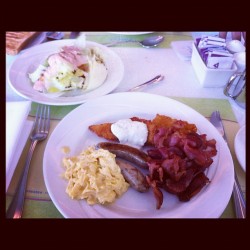 Breakfast!!! Good Morning HK!  (Taken with Instagram at Salisbury YMCA 香港基督教青年會)