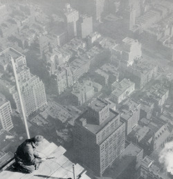 Lewis Hine - Empire State Building, NY, 1930-31.