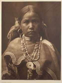 ethnoworld:  Jicarilla maiden.  Photograph by Edward S. Curtis, taken c. 1907-1930. 