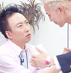 seoul-vips:  i want to know what he smell like too :( Me too >< 
