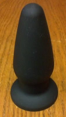 tobecomeaqueen:  I am leaving for a weeks vacation, while I am gone, my Pet Slave has a week long task of preparing his ass for my cock when I get back. I will be taking his virginity from him. He is to wear this plug for at least 1 hour a day and report