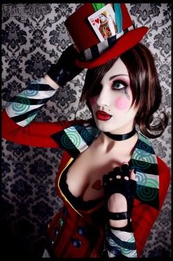 dorkly:  Mad Moxxi Cosplay Welcome to the Underdome.