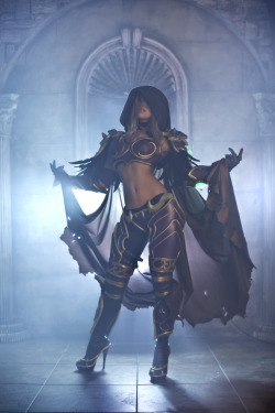 vandariwuuuuutcosplay:  Character: Sylvanas Game: World of Warcraft CN: Tasha Alexstrasza cosplay by same cosplayer here. 
