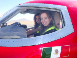 Beautiful Pilot Girls! Guess the plane?