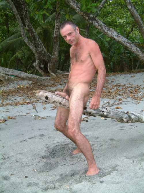 chadjamesxxx:  “Hey there Big Boy” 23 October 2003 in Manual Antonio, Costa Rica #Semi-Erection http://groups.yahoo.com/group/ChadJames/ http://chadjamesspeaks.blogspot.com/   I need a piece of wood!