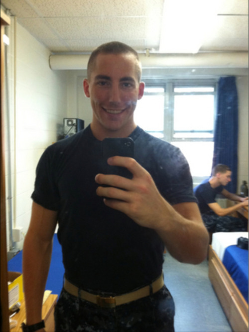 Sex militaryboysunleashed:  23 year old Naval pictures