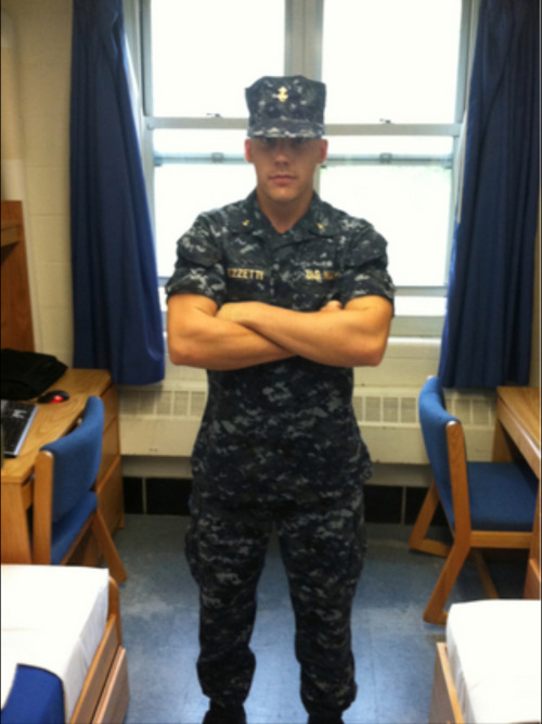 militaryboysunleashed:  23 year old Naval pilot in training from Pensacola FL.  Huge Huge HUGE dick 