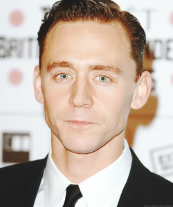 mmmdarling:  hiddlestonmadness:  zippythewondersquirrel:  daftyank:  zippythewondersquirrel:  godofmischief221b:  what are your eyes?  How?  Magic?  And pixie dust, and all manner of amazingly wonderous fairy things go into the making of Hiddle-eyes.