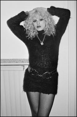 poguemah0ne:  “Nancy Spungen died 34 years ago today, I never knew that I had this individual photo of her, I only remember shooting her with Sid in Phil Lynott’s bathroom, that photo ran on the cover of the next week’s NME, they used to come to