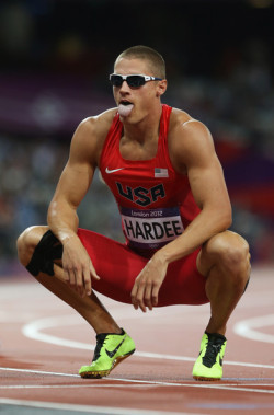 singletman:  The USA  always sellects the hottest track uniform to stretch over their hot hunky athletes  