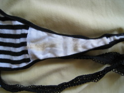 Soiled Panty Princess submitted: I think the stripes make me fuck faster.