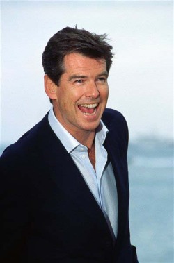 pumpkinmiku:  whenever i’m feeling down i like to look at this picture of pierce brosnan
