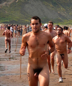 edcapitola:  I think naked races on the beach is a splendid idea. Follow me and I’ll follow you - http://edcapitola.tumblr.com
