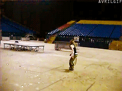  Lavigne skating! 