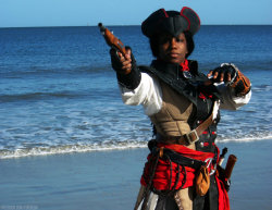 yamino:  cosplayingwhileblack:  Aveline- locked n’ loaded by *fevereon Character: Aveline Series: Assassin’s Creed  I was waiting for the Aveline cosplays to come out &lt;3 