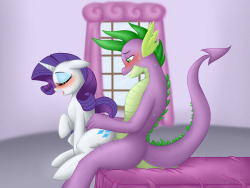 hasana-boo:  Told ya, grown Spike~ Actually while coloring this a fan fiction came to my mind… I’ll see if I write it down (though I suck writing fan fictions) Sorry about the crappy background. E n j o y 