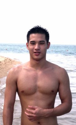 chinitongkalbo:   A beardless and younger Kevin Wei.  