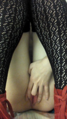 meezymcfly:  Spread pic requested from Master the other night. &lt;3
