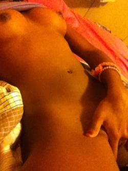 skinnylatingirl:  jujubeexxx:  Come I’m dripping wet with the Latin girl’s messages and pictures  mmm perfect ;) i cant wait to lick that up