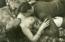 that-in-aleppo-once:  Vintage Erotica 