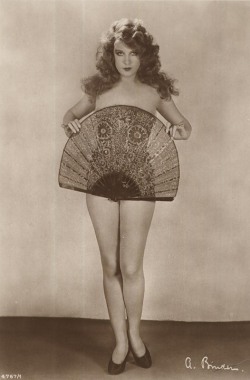 benaltrecose:  French dancer, photographic