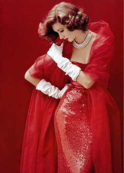   Photo of Suzy Parker in dress by Norman Norell, by Milton Greene  