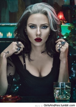 Scarlett Johansson halloween