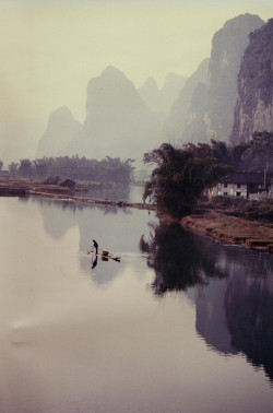 vander-lyle: Yangshuo Environs 1985 by Gedawei 葛大为 on Flickr.