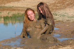lgm001:  Mud   Girls = Messy Fun