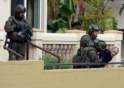 seizethe-night:  FBI SWAT team members arrest