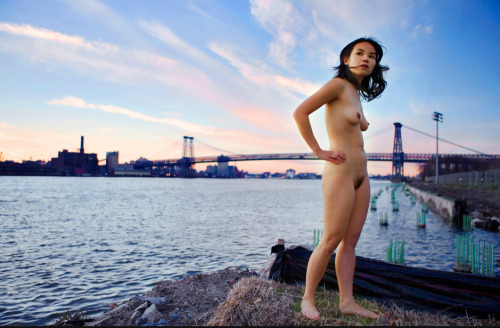 Feliz Paloma González - East River Dawn porn pictures