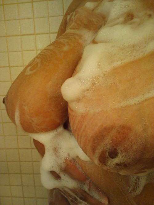 collegetitstribute:  I’d love to lather her up! Complete CollegeTits Archive at:collegetitstribute.tumblr.com
