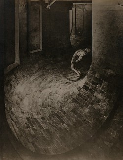 mythologyofblue:  Dora Maar, Le simulateur, 1936 [Note: Maar’s haunting photomontages of the mid-1930s evoke a mood of oneiric ambiguity. Here, the world is turned literally upside-down: a boy bends sharply backward, echoing the curve of the vaulted