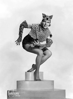Marion Polson In the Spring of 1940, she was a member of the &lsquo;Merriel Abbott dancers&rsquo; that regularly performed the &ldquo;Tiger Cage&rdquo; dance in the historic 'Empire Room of the Palmer House&rsquo;; located in downtown Chicago.. Hal Kemp