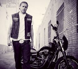 fangirling-feels:  Charlie Hunnam - Entertainment Weekly Photoshoot. 