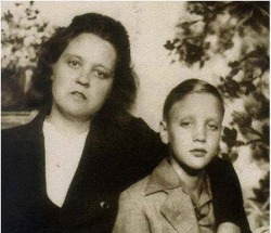 A very young Elvis with his mom Gladys in the 1940s
