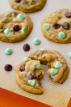 gastrogirl:  soft baked mint chocolate chip cookies. 