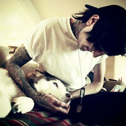 bringmetheblackveiledmice:  suck-my-squidgy:      wannydorsnop:  moshinginwonderland:  alan-ashbys-cats:  Why do I get the feeling that a whole bunch of “grunge” blogs will reblog this not knowing it’s austin carlile?  why do i get a feeling that