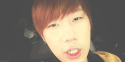  What I love about Sunggyu : that delicate hair-sweep~ 