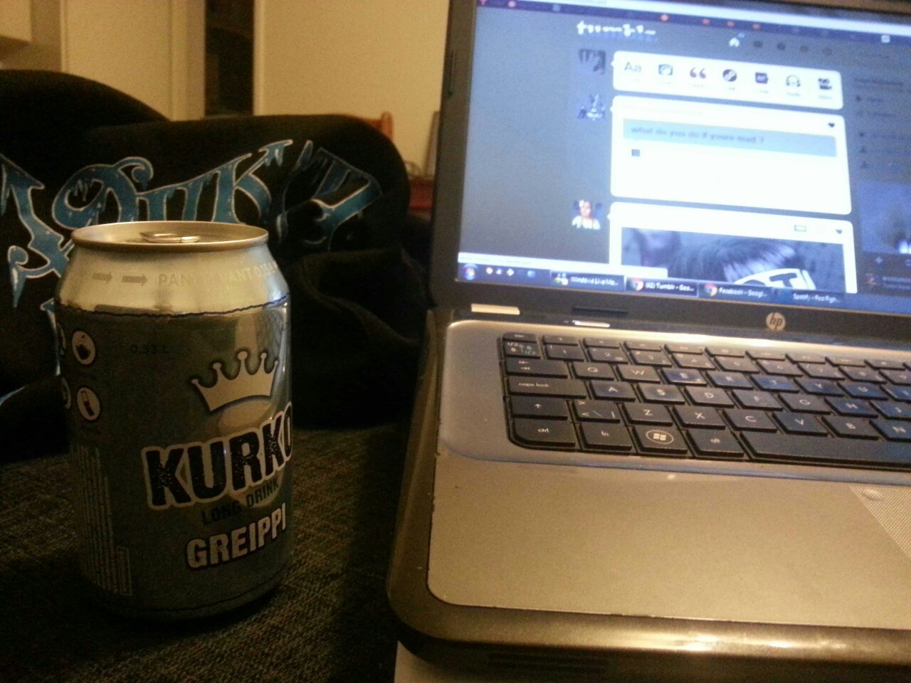 Viikate-hoodie (my outfit for tonight), Kurko grape long drink &amp; my Tumblr-dashboard.