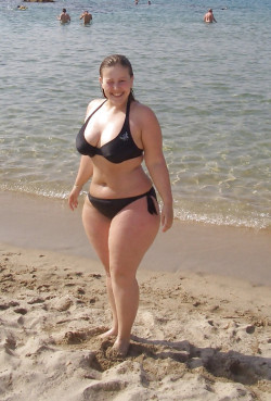 wide-hips:  Love those girls with those wide